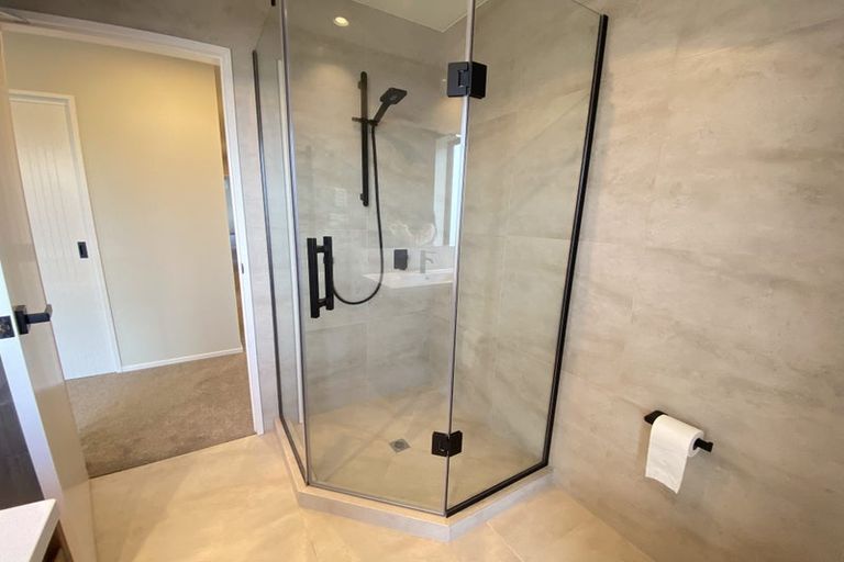 Photo of property in 13a Yule Place, Massey, Auckland, 0614