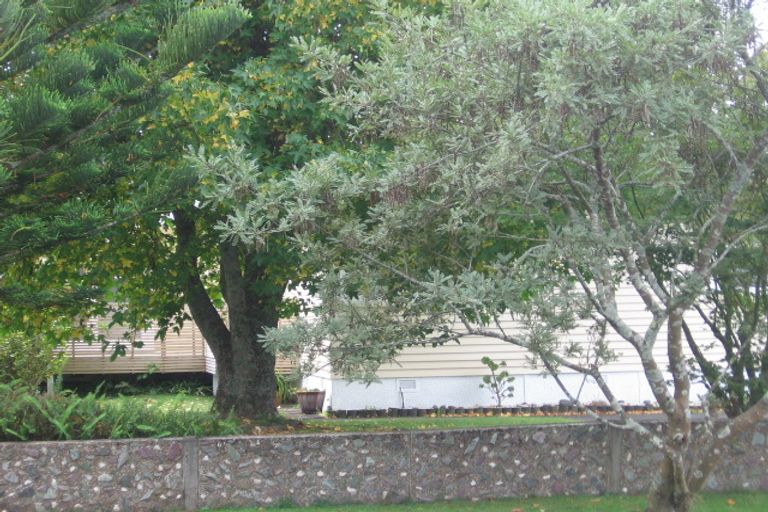 Photo of property in 18 Sunray Avenue, Titirangi, Auckland, 0604