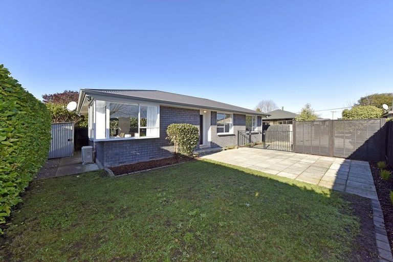 Photo of property in 2/19 Moreland Avenue, Papanui, Christchurch, 8053