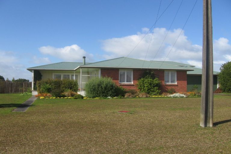 Photo of property in 8 West Coast Road, Te Kopuru, 0391