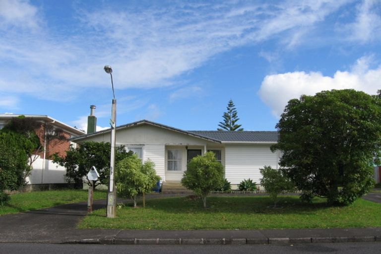 Photo of property in 16 Montmere Avenue, Te Atatu Peninsula, Auckland, 0610
