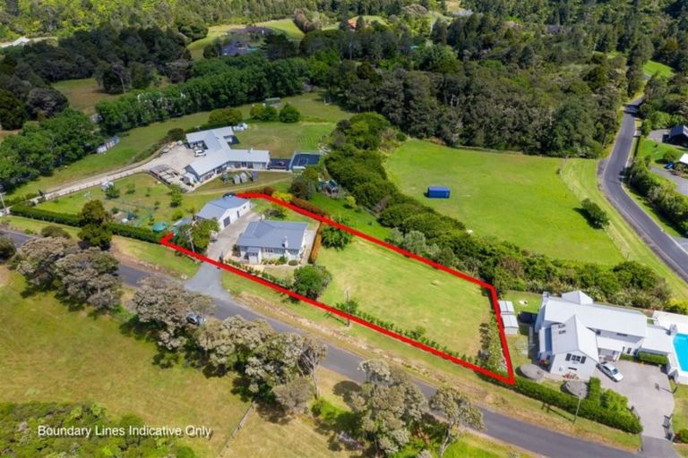 Photo of property in 17 Griggs Road, Whitford, Howick, 2571