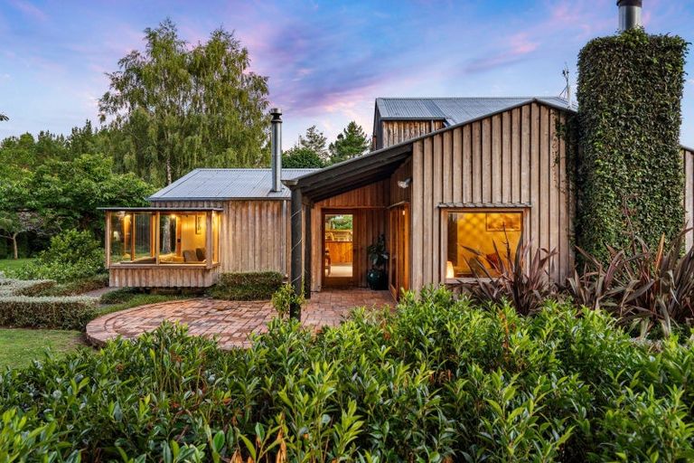 Photo of property in 16 Miller Street, Otane, 4202