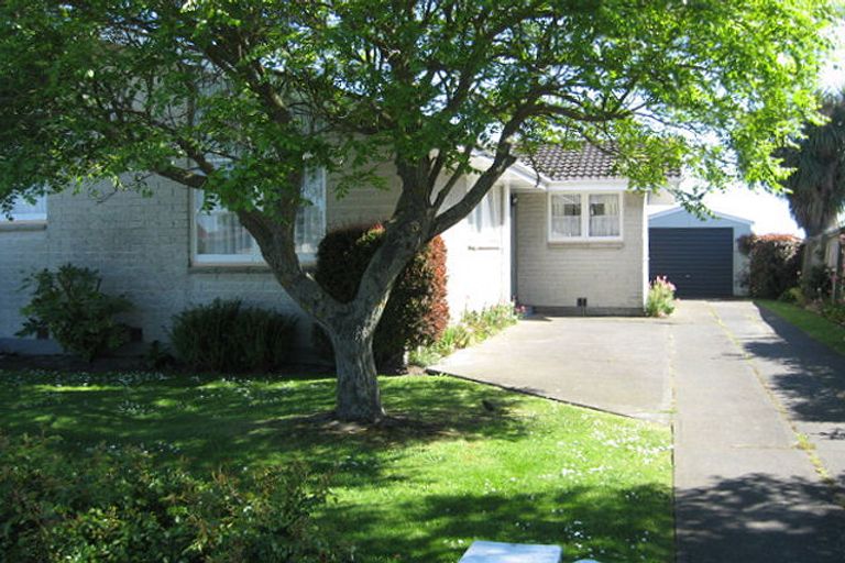Photo of property in 132 Northcote Road, Northcote, Christchurch, 8052