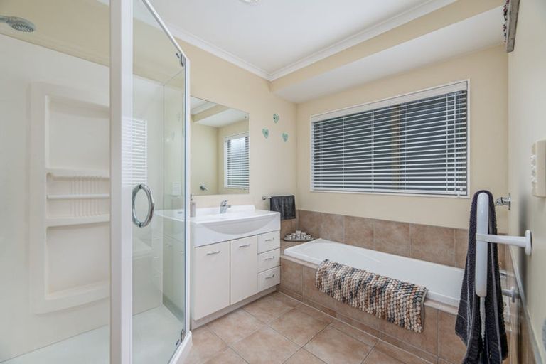 Photo of property in 56 Highfields Terrace, Henderson, Auckland, 0612