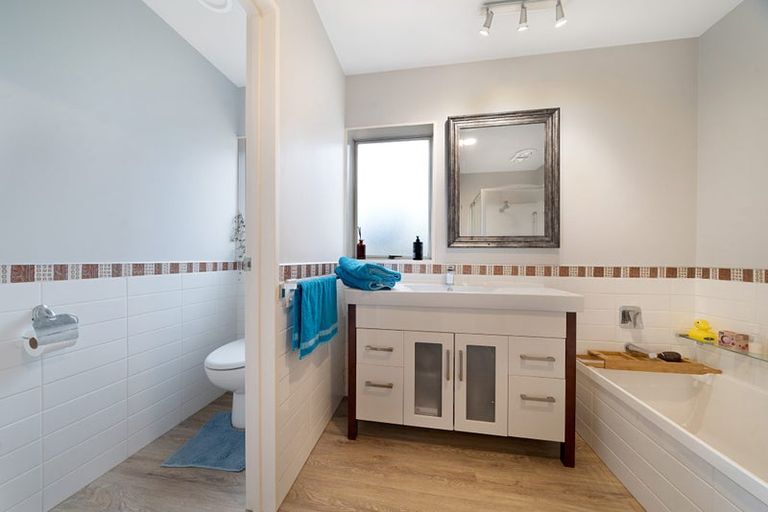 Photo of property in 2/18a Clayburn Road, Glen Eden, Auckland, 0602