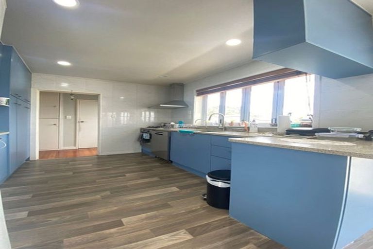 Photo of property in 211 Sturges Road, Henderson, Auckland, 0612