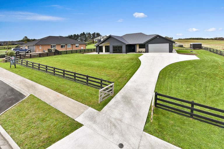 Photo of property in 133 Mcrobbie Road, Kingseat, Papakura, 2580