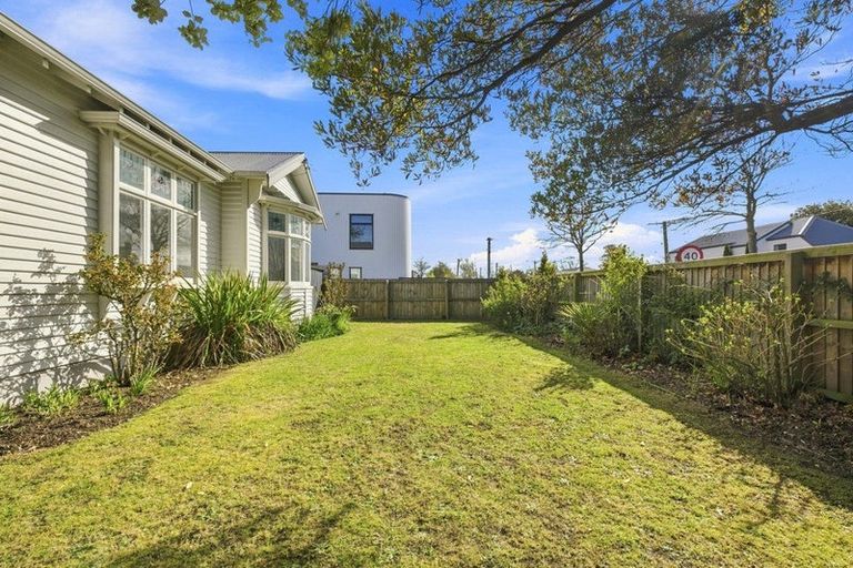 Photo of property in 124 Edward Avenue, Edgeware, Christchurch, 8013