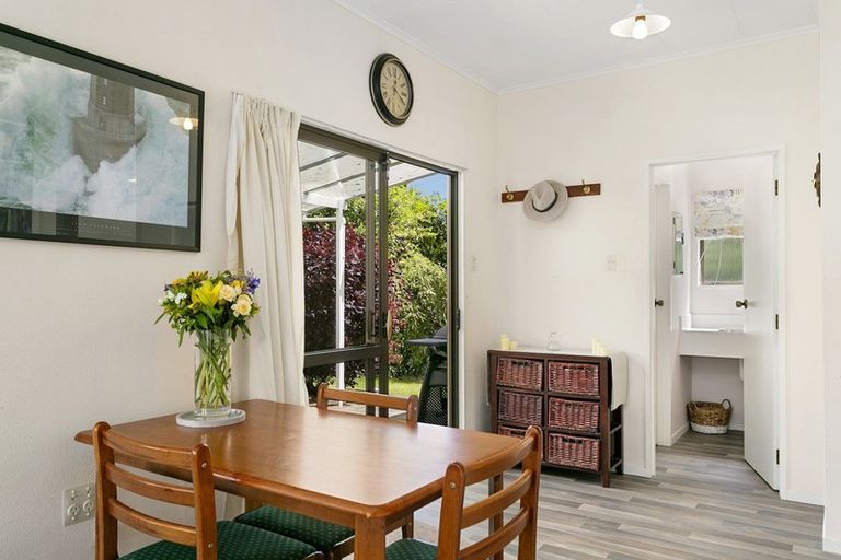 Photo of property in 18 Irwin Place, Kinloch, Taupo, 3377