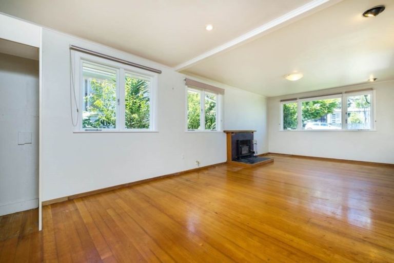 Photo of property in 39 Chorley Avenue, Massey, Auckland, 0614