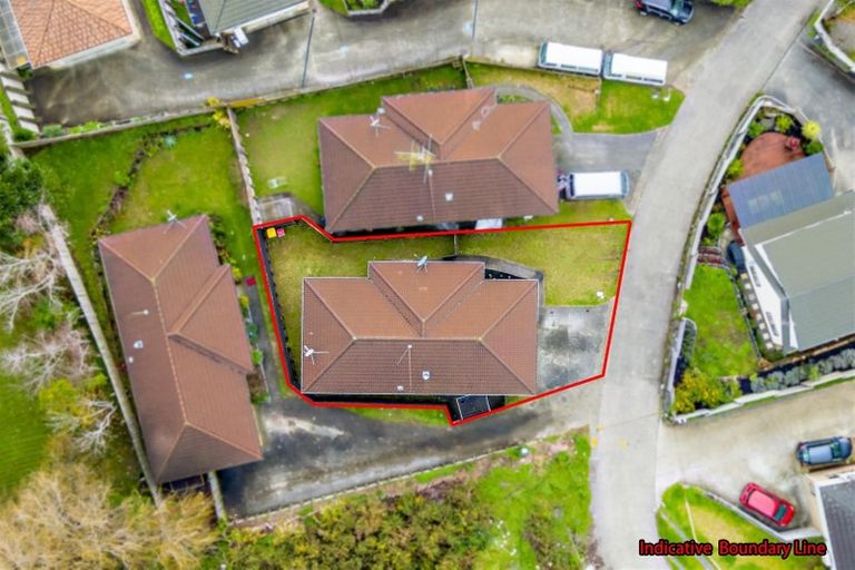 Photo of property in 2/23 Lowburn Place, Clover Park, Auckland, 2019