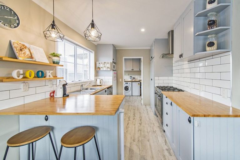 Photo of property in 65 Anglesea Avenue, Parklands, Christchurch, 8083