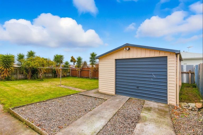 Photo of property in 2 Collingwood Street, Levin, 5510