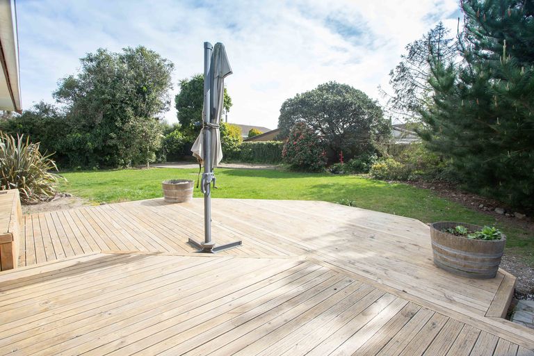 Photo of property in 3 Pateley Lane, Aranui, Christchurch, 8061