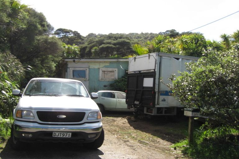 Photo of property in 27 Tasman View Road, Te Henga / Bethells Beach, Henderson, 0781