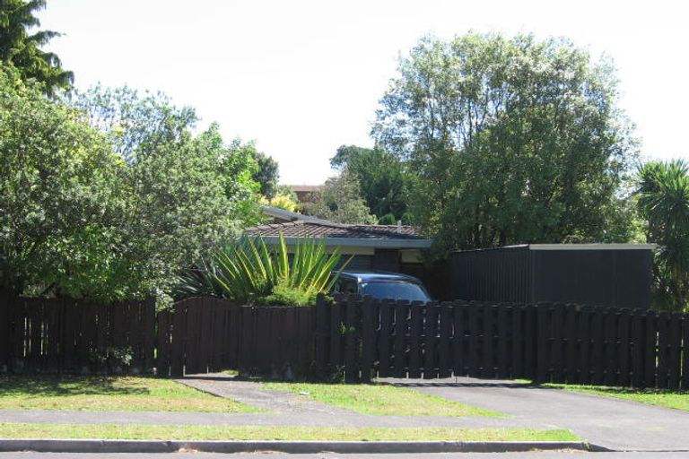 Photo of property in 24 Weetman Drive, Browns Bay, Auckland, 0630