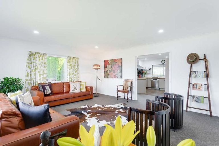 Photo of property in 18 Mcewen Crescent, Riverstone Terraces, Upper Hutt, 5018