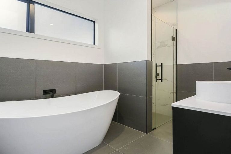 Photo of property in 5 Alan Livingston Drive, Cambridge, 3434