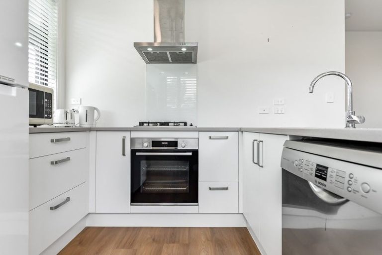 Photo of property in 2/14 Mitcham Avenue, Forest Lake, Hamilton, 3200