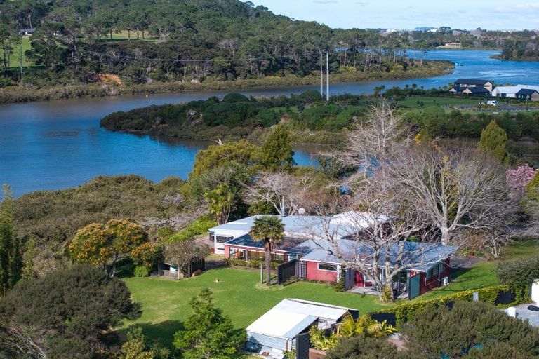 Photo of property in 51 Kent Terrace, Riverhead, 0820