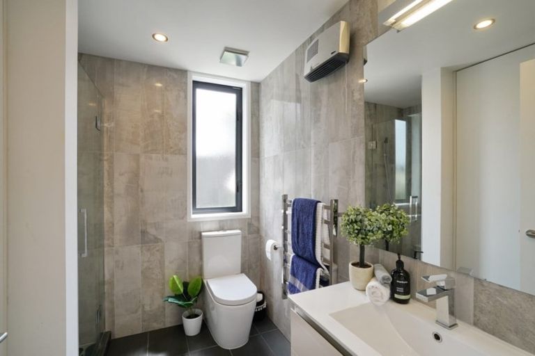 Photo of property in 4/275 Kilmore Street, Christchurch Central, Christchurch, 8011