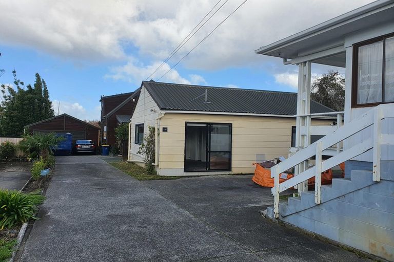Photo of property in 1/80 Glengarry Road, Glen Eden, Auckland, 0602