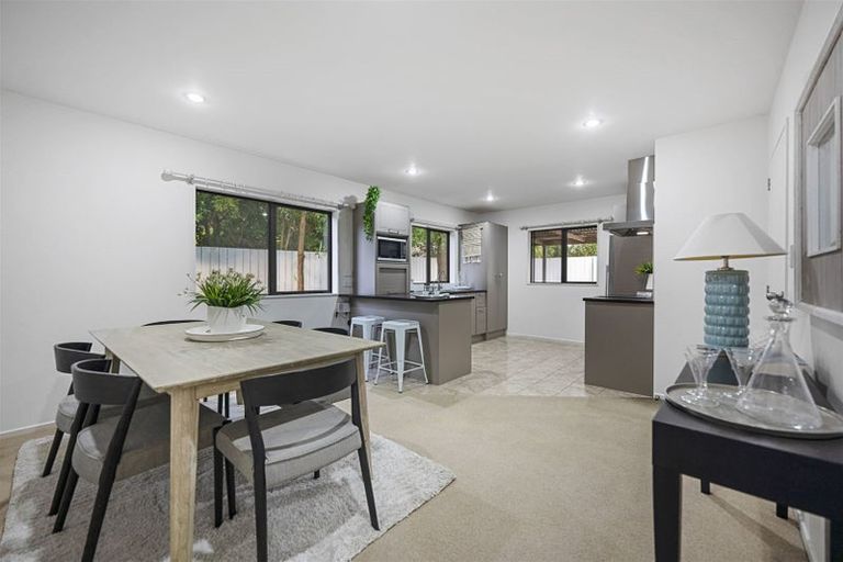 Photo of property in 209a Forrest Hill Road, Forrest Hill, Auckland, 0620