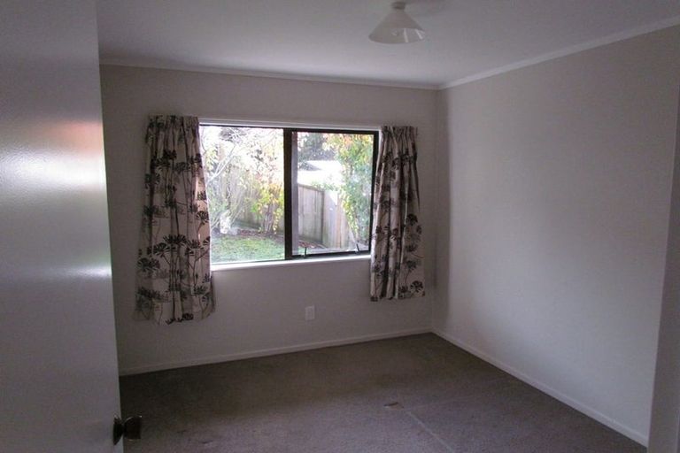 Photo of property in 6 Seagull Place, Whitby, Porirua, 5024