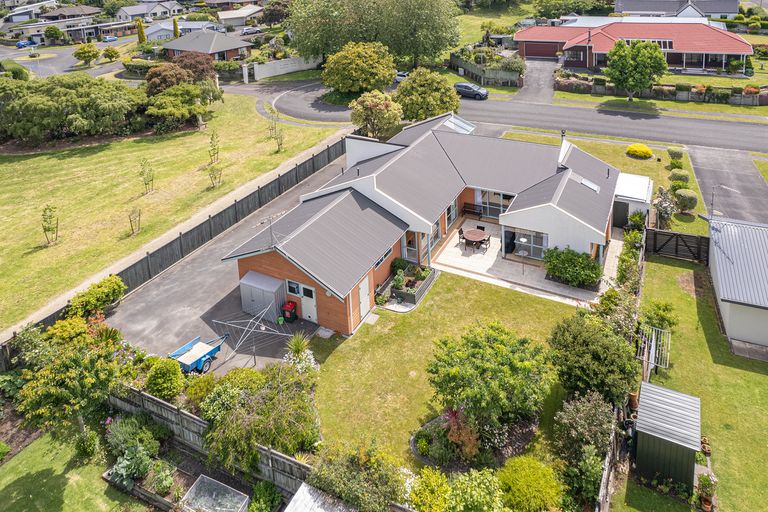 Photo of property in 17 Norfolk Drive, Otamatea, Whanganui, 4500