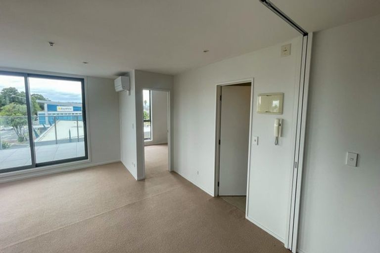 Photo of property in Bella Vista, 2d/84 Gunner Drive, Te Atatu Peninsula, Auckland, 0610
