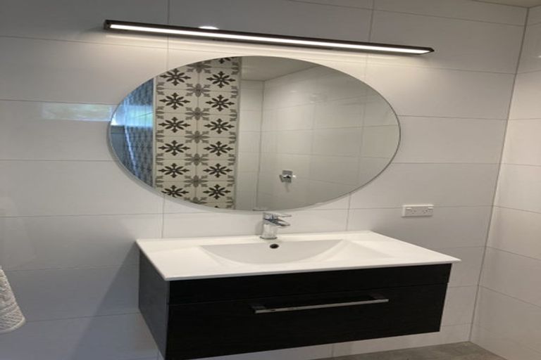 Photo of property in 339c Devon Street West, New Plymouth, 4310