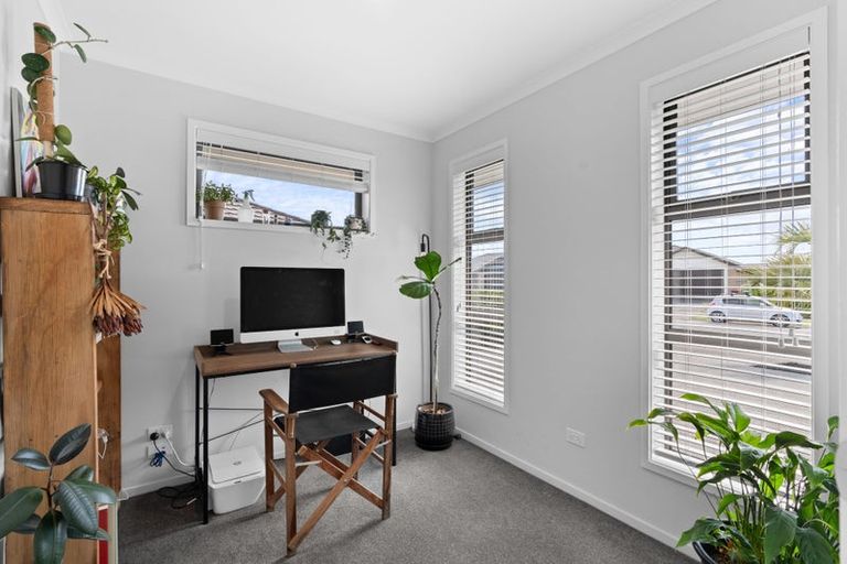Photo of property in 3 Azara Way, Wigram, Christchurch, 8025