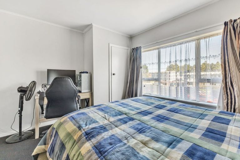 Photo of property in 20 Cook Street, Marfell, New Plymouth, 4310