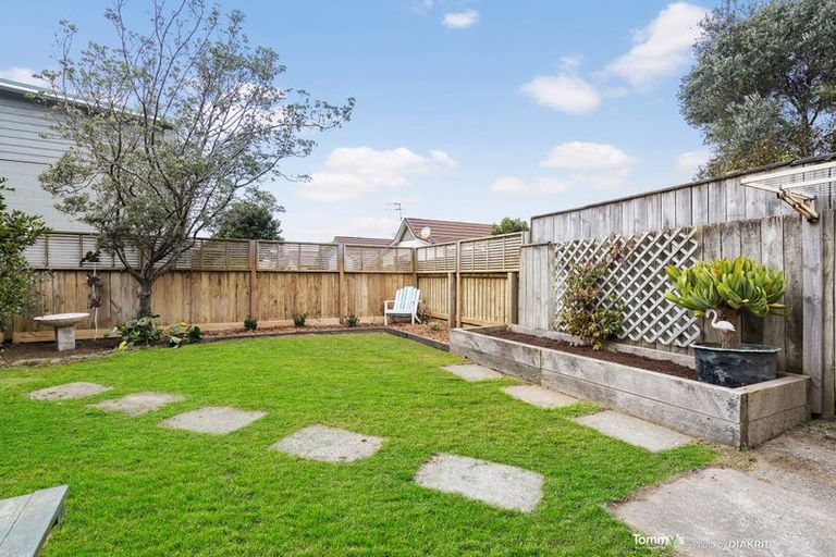 Photo of property in 183a Sutherland Road, Lyall Bay, Wellington, 6022