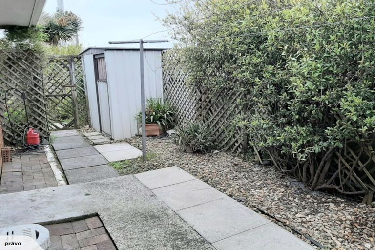 Photo of property in 1/25 West Coast Road, Glen Eden, Auckland, 0602