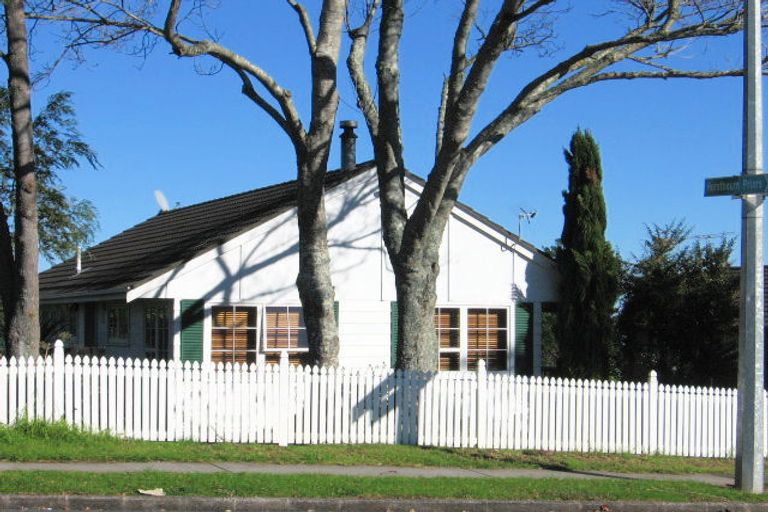 Photo of property in 37 Goodwood Drive, Goodwood Heights, Auckland, 2105