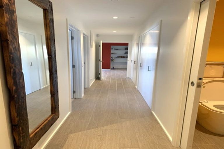 Photo of property in 6 Caples Place, Fernhill, Queenstown, 9300