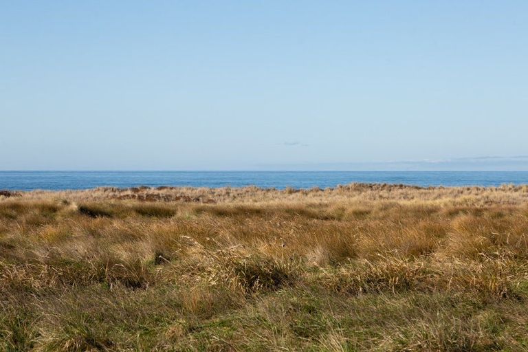 Photo of property in 3 Reefview Way, Flat Point, 5883