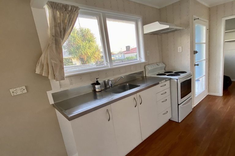 Photo of property in 20 Newland Grove, Henderson, Auckland, 0610