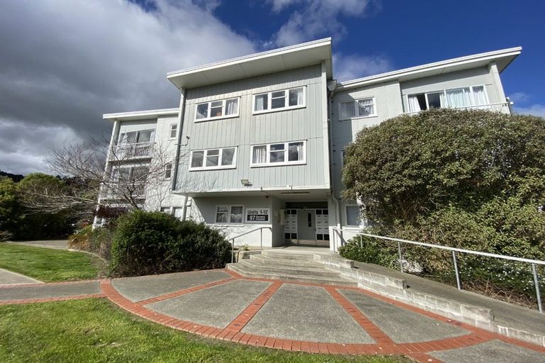 Photo of property in 95 Farmer Crescent, Taita, Lower Hutt, 5011