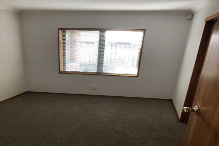 Photo of property in 18 Ruapehu Drive, Fitzherbert, Palmerston North, 4410