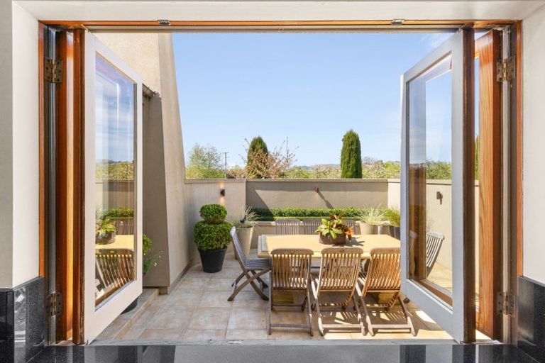 Photo of property in 375 Saint Georges Road, Havelock North, 4130