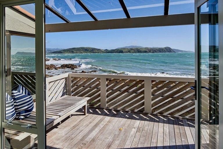 Photo of property in 19 Moana Road, Plimmerton, Porirua, 5026