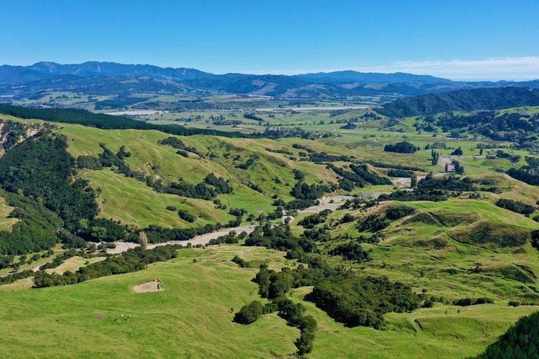 Photo of property in 397 Tuparoa Road, Ruatoria, 4082