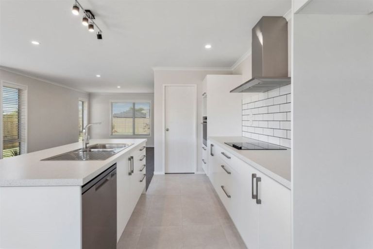 Photo of property in 12 Kotare Drive, Coastlands, Whakatane, 3120