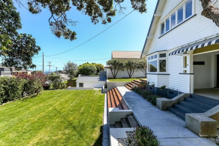 Photo of property in 41 Hamblyn Street, Strandon, New Plymouth, 4312