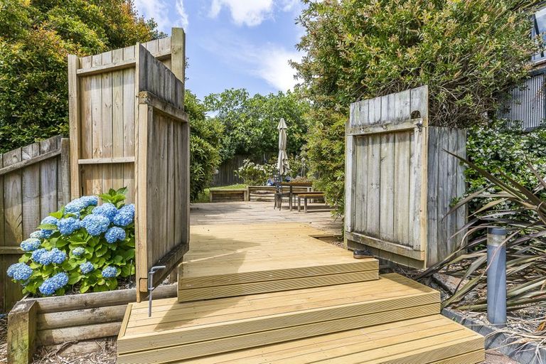 Photo of property in 89 Seaview Road, Glenfield, Auckland, 0629