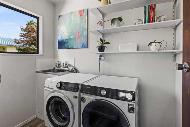 Photo of property in 22 Valerie Street, Clive, 4102