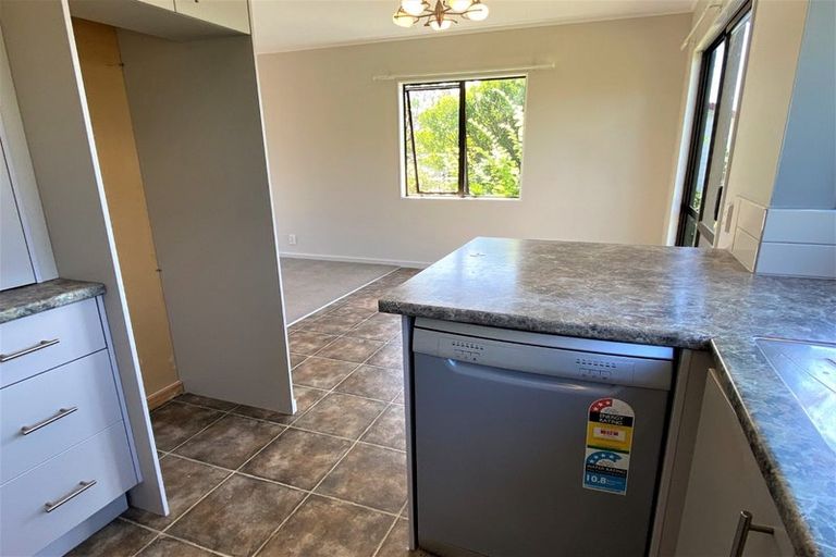 Photo of property in 20 Harbour Crest Drive, Waiuku, 2123